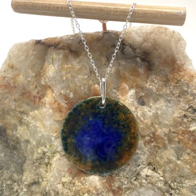 Pendentif émaillé